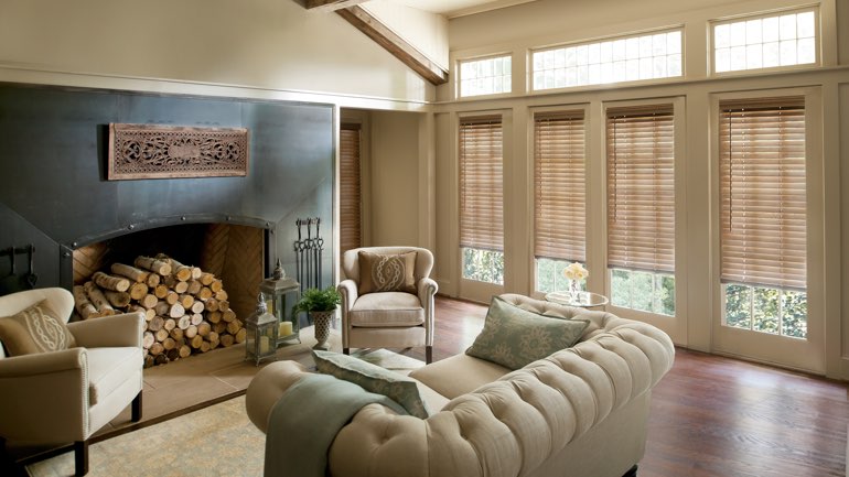 Cleveland living room with blinds